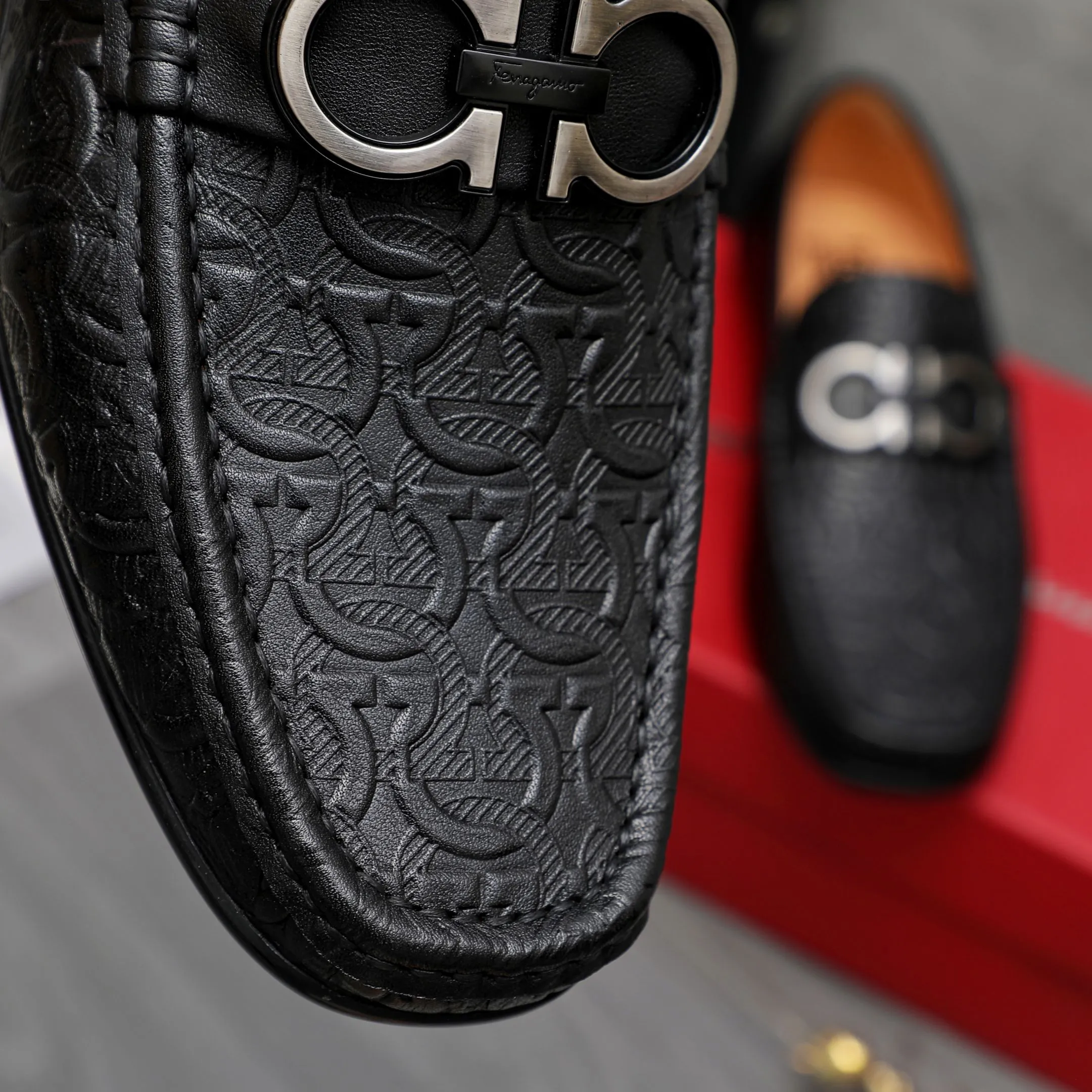Men's shoes 💰380 Product trademark: Ferragamo "Ferragamo" casual slip-on shoes Regular size: 38-45 (45. Customized, non-returnable) Product materials: Selected embossed cowhide upper, pigskin lining, rubber outsole